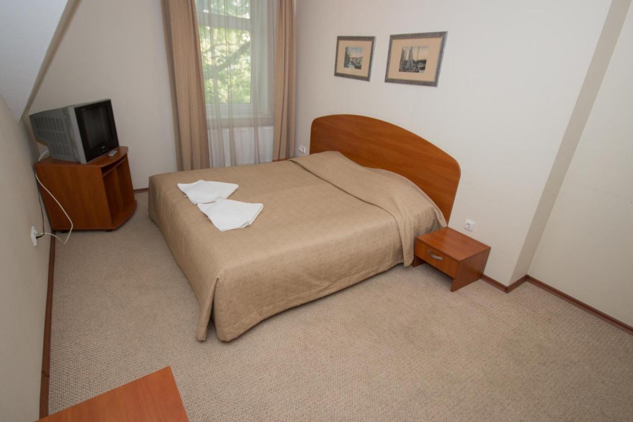 Deims Hotel Šilutė Habitación foto